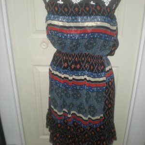 NO NAME  SUMMER  DRESS  STRAPLESS  SIZE  MEDIUM